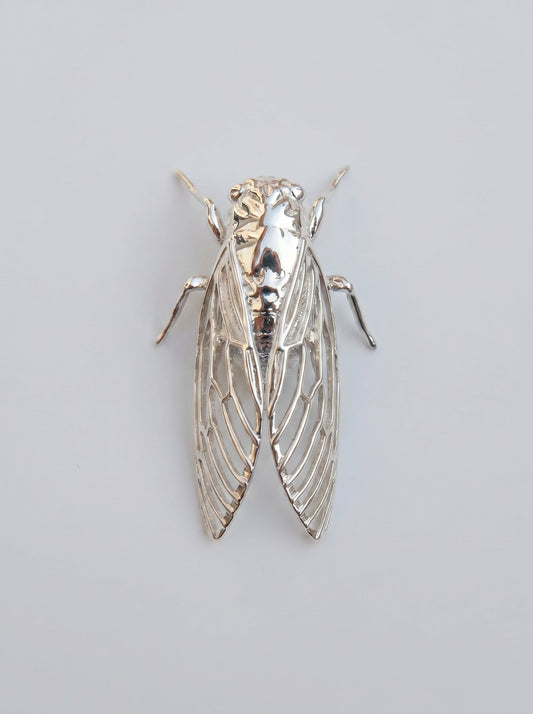 Cicada Brooch – Nature‑Inspired Sculptural Jewelry