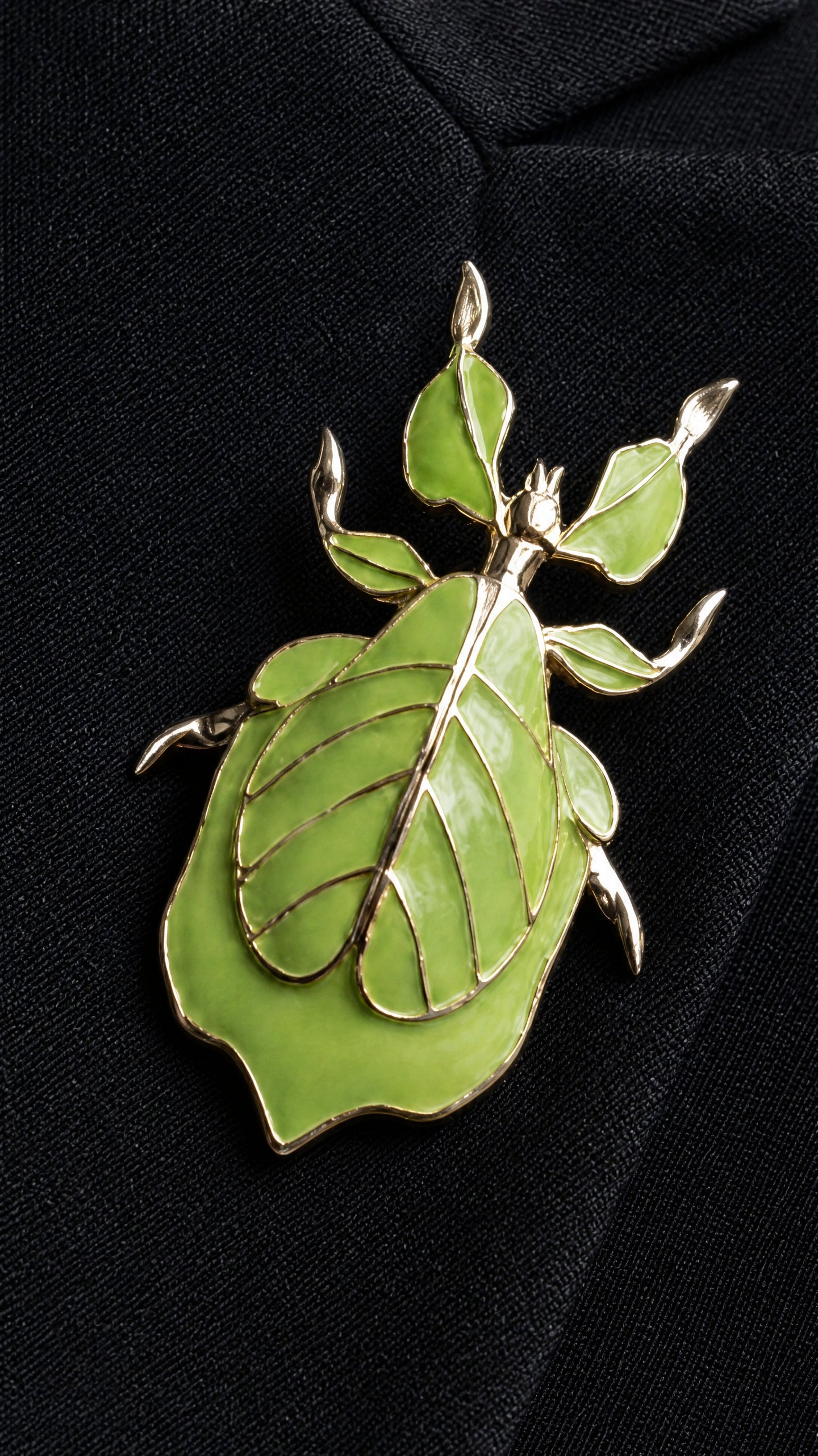 Phylliidae Leaf Insect Brooch – Green Enamel | Nature‑Inspired Sculptural Jewelry