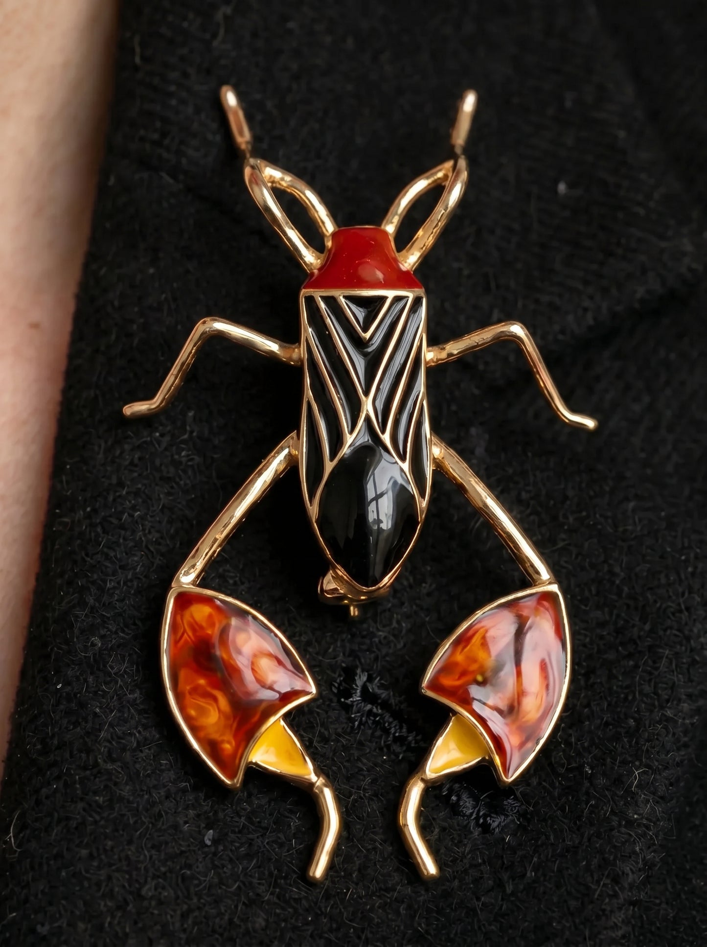 Leaf‑Footed Bug Brooch – Enamel Finish | Nature‑Inspired Sculptural Jewelry