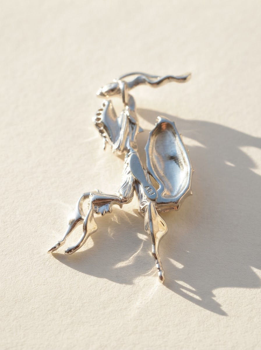 Ghost Mantis Brooch – Entomology Inspired Jewelry