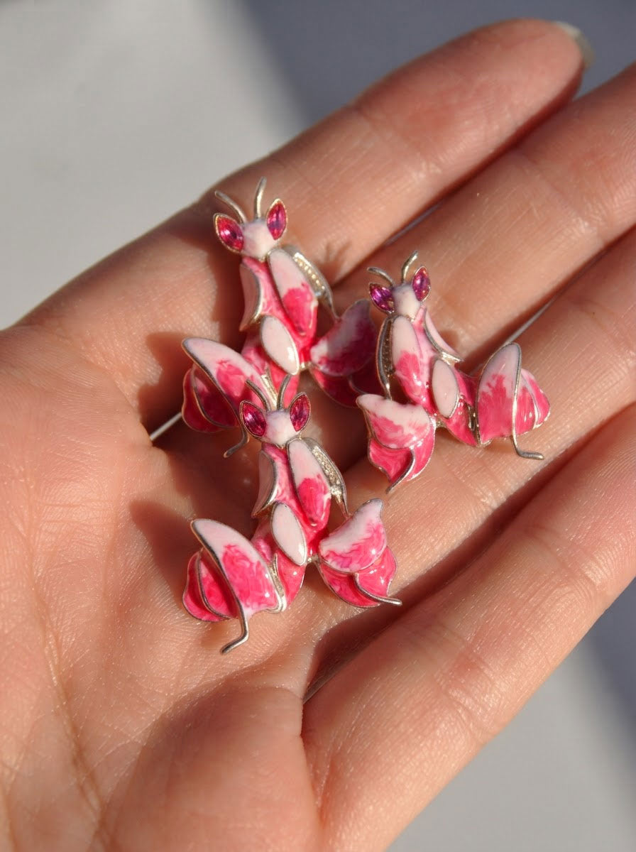 Pink Enamel Orchid Mantis Pendant – Mantis Jewelry Necklace