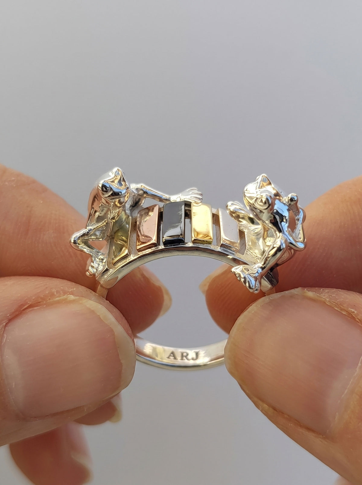 Frogs on the Rainbow Keys Ring – Whimsical Miniature Xylophone Sculpture