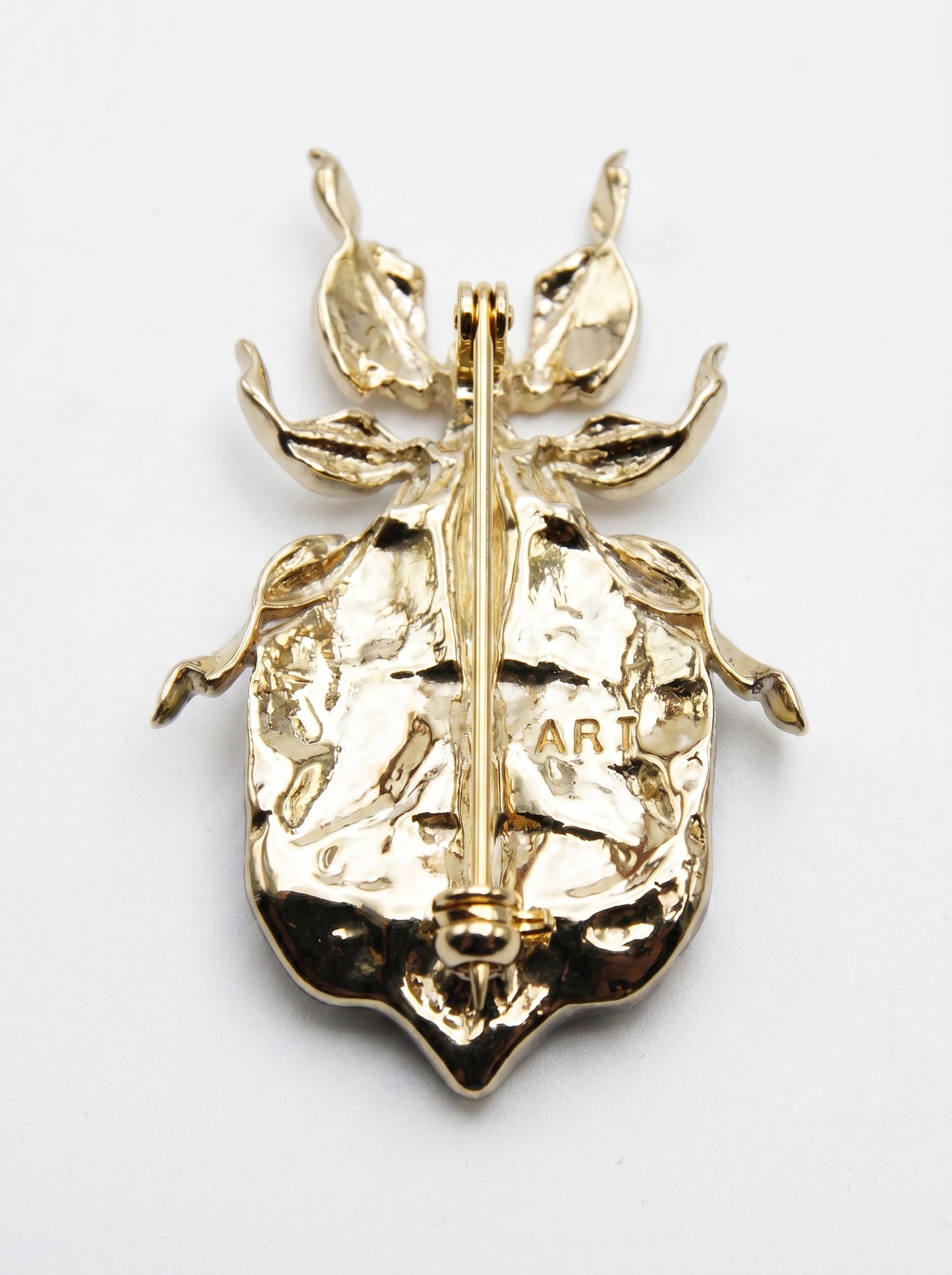 Phylliidae Leaf Insect Brooch – Green Enamel | Nature‑Inspired Sculptural Jewelry
