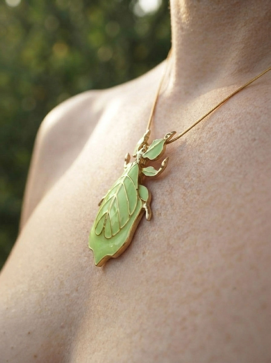Phylliidae Leaf Insect Pendant – Green Enamel | Nature‑Inspired Sculptural Jewelry