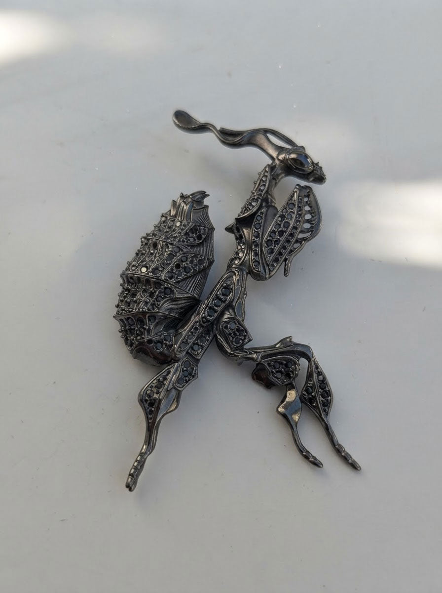 Black Crystal Ghost Mantis Brooch – Collectible Entomology Jewelry