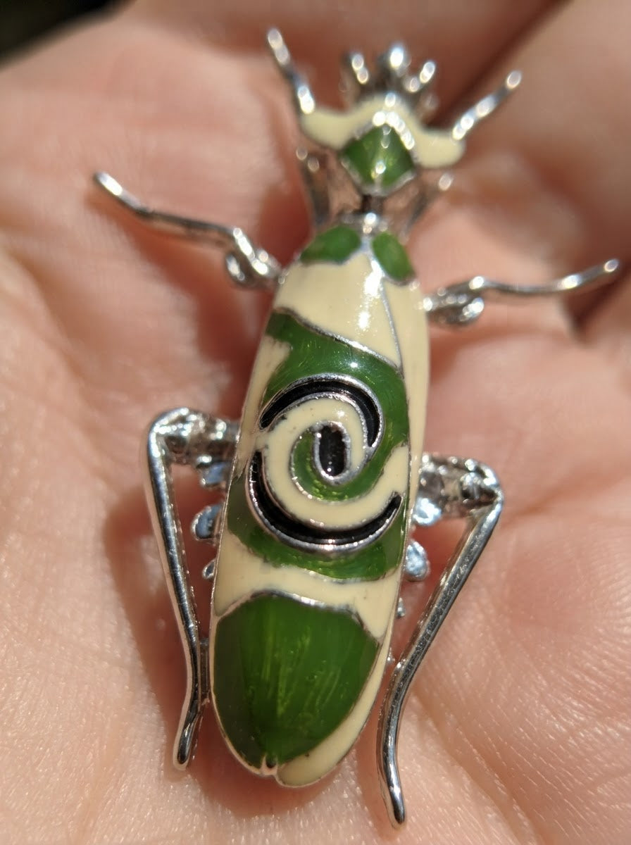 Spiny Flower Mantis Brooch – Nature Inspired Insect Jewelry