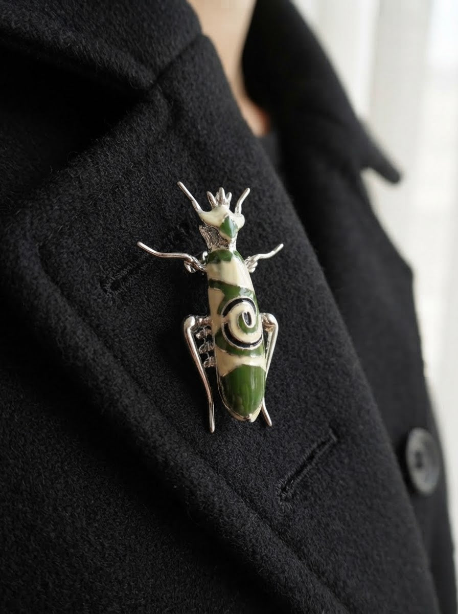 Spiny Flower Mantis Brooch – Nature Inspired Insect Jewelry