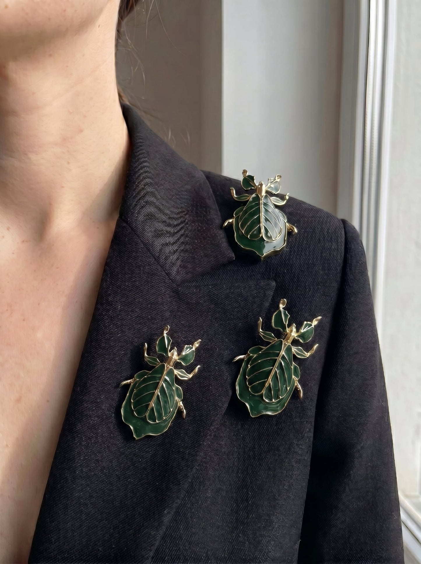 Phylliidae Leaf Insect Brooch – Green Enamel | Nature‑Inspired Sculptural Jewelry