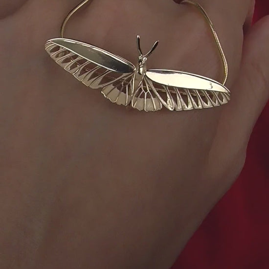 Butterfly pendant gold