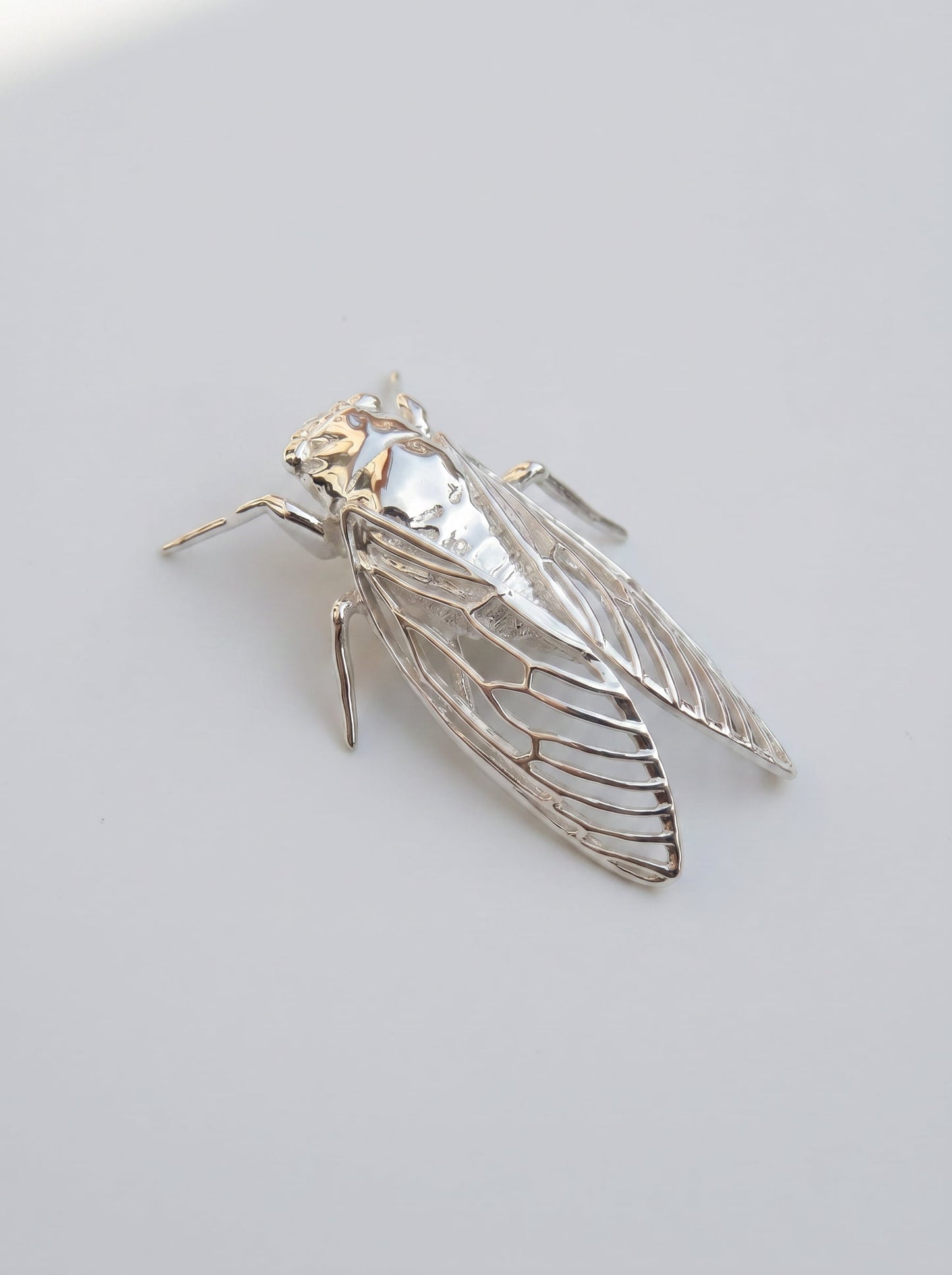 Cicada Brooch – Nature‑Inspired Sculptural Jewelry